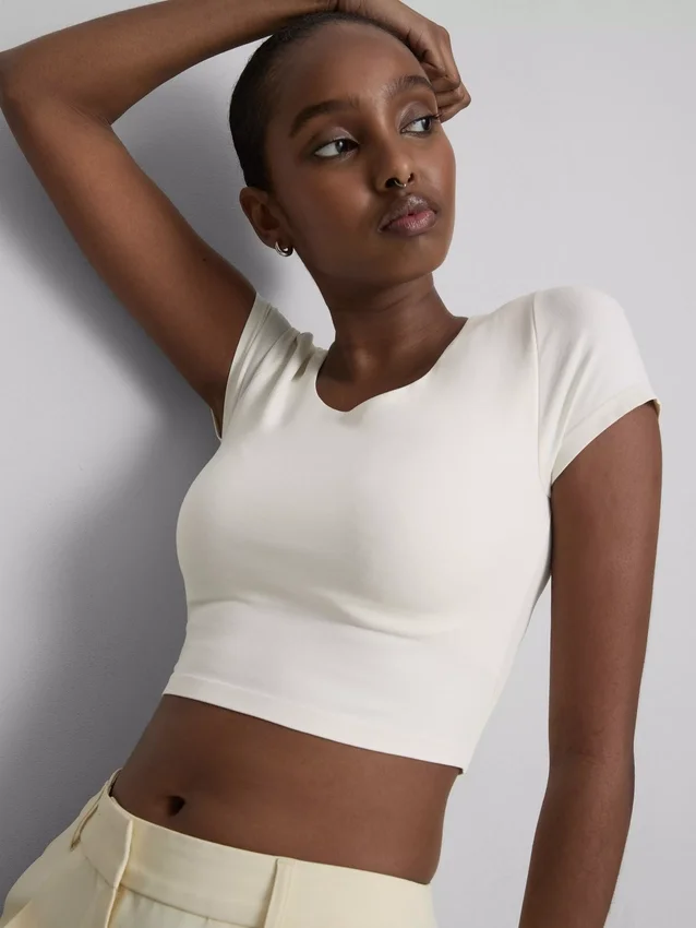 Superweiches Crop-Top mit U-Ausschnitt Superweiches Crop-Top mit U-Ausschnitt