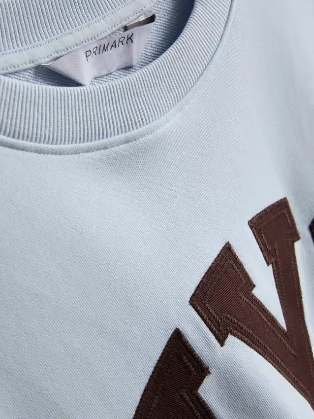Sweatshirt mit Drop-Sleeves aus baumwollreicher NYC-Kollektion Sweatshirt mit Drop-Sleeves aus baumwollreicher NYC-Kollektion