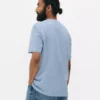 T-Shirt in normaler Passform T-Shirt in normaler Passform