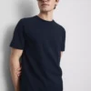 T-Shirt in schmaler Passform T-Shirt in schmaler Passform
