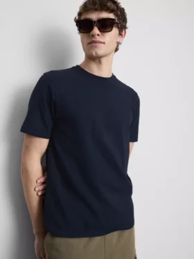 T-Shirt in schmaler Passform