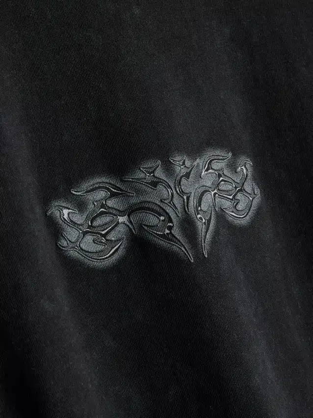 T-Shirt mit Aufdruck auf der Rückseite T-Shirt mit Aufdruck auf der Rückseite