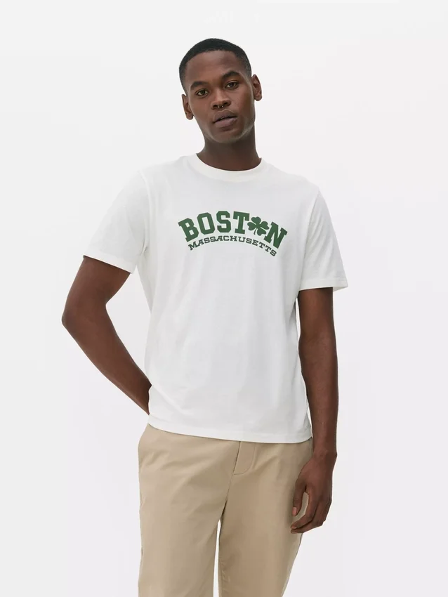 T-Shirt mit Boston-Aufdruck T-Shirt mit Boston-Aufdruck