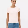 T-Shirt mit Rundhalsausschnitt, das wie eine zweite Haut sitzt T-Shirt mit Rundhalsausschnitt, das wie eine zweite Haut sitzt
