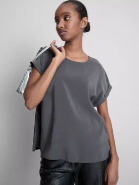 T-Shirt mit Rundhalsausschnitt und Rollärmel