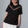 T-Shirt mit Spitzeneinsatz T-Shirt mit Spitzeneinsatz