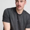 T-Shirt mit strukturiertem Muster T-Shirt mit strukturiertem Muster