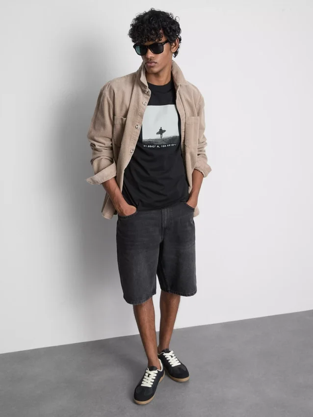 T-Shirt mit Surfer-Motiv T-Shirt mit Surfer-Motiv