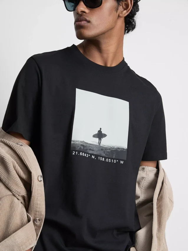 T-Shirt mit Surfer-Motiv T-Shirt mit Surfer-Motiv