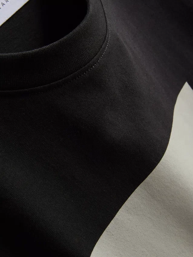T-Shirt mit Surfer-Motiv T-Shirt mit Surfer-Motiv