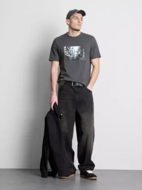 T-Shirt mit Tokyo-Street-Grafik