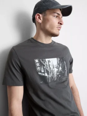 T-Shirt mit Tokyo-Street-Grafik