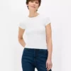T-Shirt mit V-Ausschnitt T-Shirt mit V-Ausschnitt