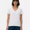 T-Shirt mit V-Ausschnitt T-Shirt mit V-Ausschnitt