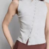 Tanktop mit Knopfleiste aus baumwollreichem Material Tanktop mit Knopfleiste aus baumwollreichem Material