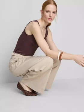 Tanktop mit quadratischem Ausschnitt