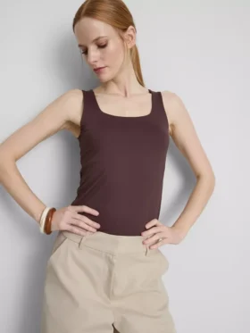 Tanktop mit quadratischem Ausschnitt