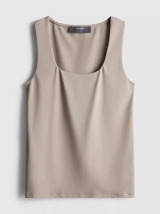 Tanktop mit quadratischem Ausschnitt Tanktop mit quadratischem Ausschnitt