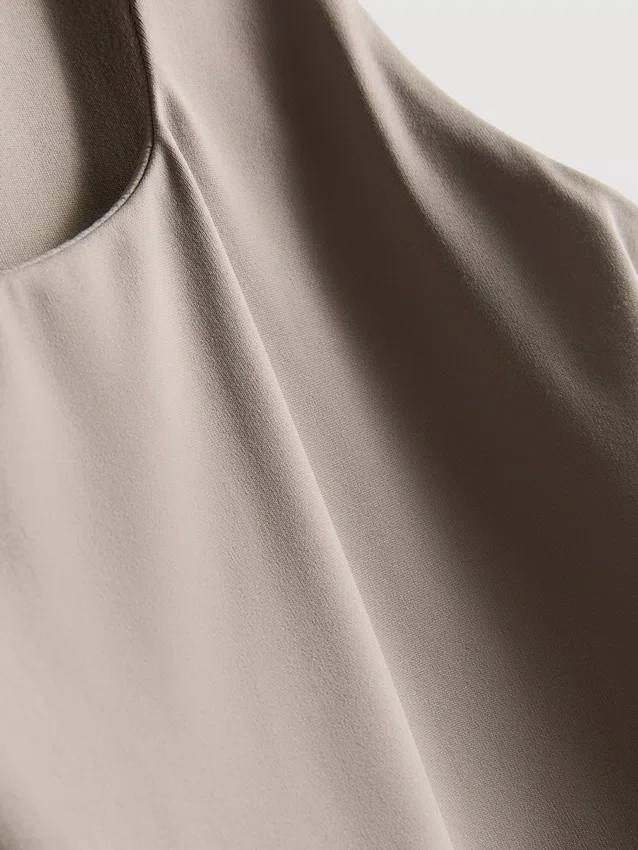 Tanktop mit quadratischem Ausschnitt Tanktop mit quadratischem Ausschnitt