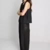 Tanktop mit Stickereieinsatz Tanktop mit Stickereieinsatz