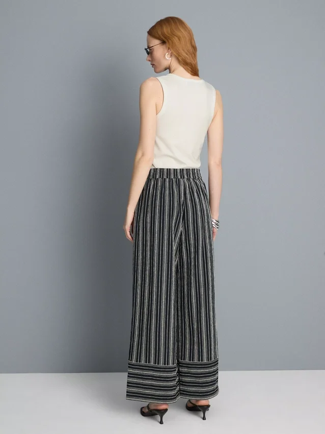 Tanktop mit U-Ausschnitt und Racerback Tanktop mit U-Ausschnitt und Racerback