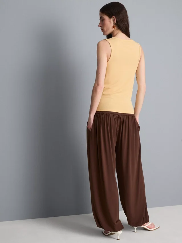 Tanktop mit U-Ausschnitt und Racerback Tanktop mit U-Ausschnitt und Racerback