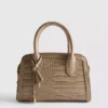 Tasche mit Krokodil-Optik