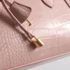 Tasche mit Krokodil-Optik