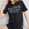 „The Devil Wears Prada“-Shorty-Schlafanzug mit Slogan „The Devil Wears Prada“-Shorty-Schlafanzug mit Slogan