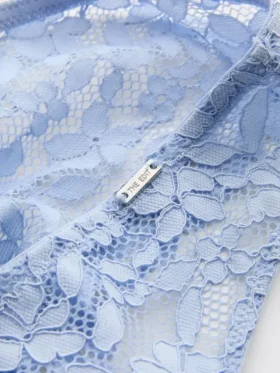 The Edit – Brasilian-Slip mit Blumen-Spitze