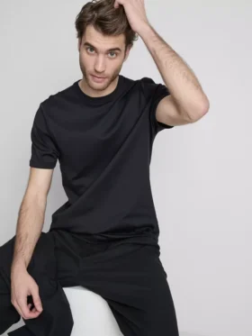 The Edit T-Shirt aus merzerisiertem Stoff in Slim-Fit-Passform