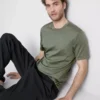 The Edit T-Shirt aus merzerisiertem Stoff in Slim-Fit-Passform The Edit T-Shirt aus merzerisiertem Stoff in Slim-Fit-Passform