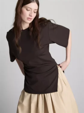 the edit t shirt mit rschen und asymmetrischem schnitt 2 280x373 - The Edit-T-Shirt mit R&uuml;schen und asymmetrischem Schnitt