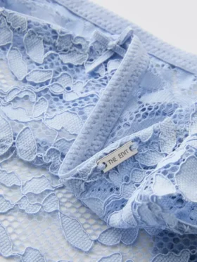 The Edit Tanga aus floraler Spitze