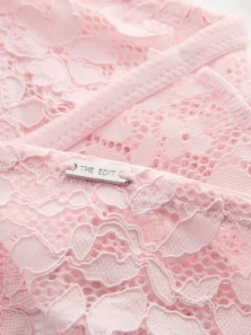 The Edit Tanga aus floraler Spitze