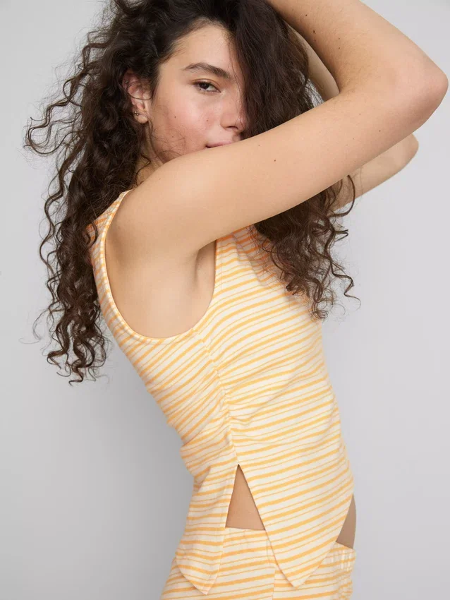 The Primark Scene | Asymmetrisches gestreiftes Tanktop The Primark Scene | Asymmetrisches gestreiftes Tanktop