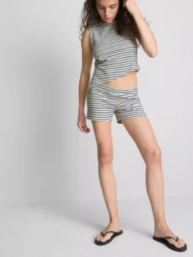 The Primark Scene | Eng anliegende gestreifte Shorts mit hohem Baumwollanteil