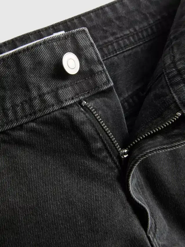 The Primark Scene | Mikro-Shorts aus Baumwoll-Denim mit Nieten The Primark Scene | Mikro-Shorts aus Baumwoll-Denim mit Nieten