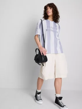 The Primark Scene | Olivia Rodrigo – Gestreiftes Fußballtrikot