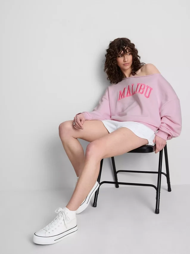 The Primark Scene | Sweatshirt mit Slogan und schulterfreiem Ausschnitt The Primark Scene | Sweatshirt mit Slogan und schulterfreiem Ausschnitt