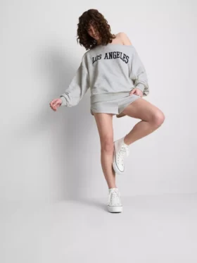 The Primark Scene | Sweatshirt mit Slogan und schulterfreiem Ausschnitt