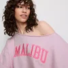 The Primark Scene | Sweatshirt mit Slogan und schulterfreiem Ausschnitt The Primark Scene | Sweatshirt mit Slogan und schulterfreiem Ausschnitt