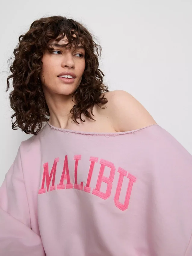 The Primark Scene | Sweatshirt mit Slogan und schulterfreiem Ausschnitt The Primark Scene | Sweatshirt mit Slogan und schulterfreiem Ausschnitt