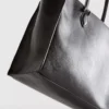 Tote-Bag aus Kunstleder mit Crackle-Effekt