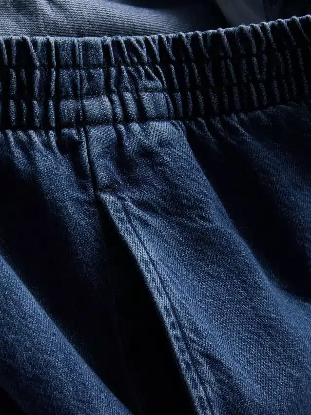 Trainingshose aus Baumwoll-Denim mit weitem Bein Trainingshose aus Baumwoll-Denim mit weitem Bein