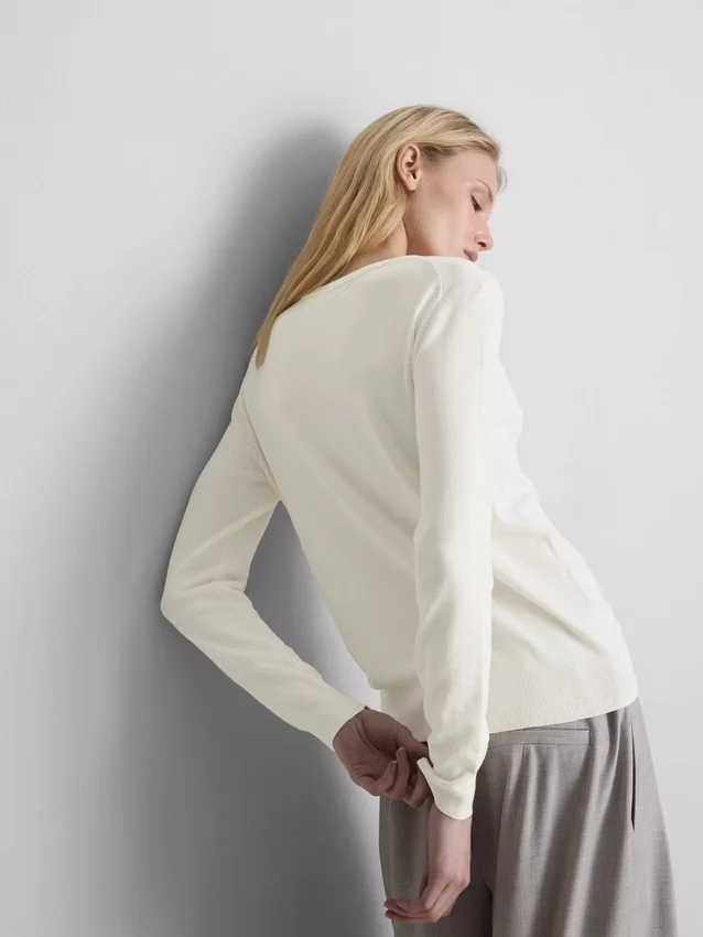 Unverzichtbare Strickjacke mit Rundhalsausschnitt Unverzichtbare Strickjacke mit Rundhalsausschnitt