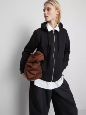 Unverzichtbarer Kapuzenpullover mit Reißverschluss