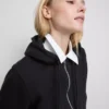 Unverzichtbarer Kapuzenpullover mit Reißverschluss Unverzichtbarer Kapuzenpullover mit Reißverschluss