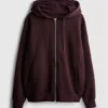 Unverzichtbarer Kapuzenpullover mit Reißverschluss Unverzichtbarer Kapuzenpullover mit Reißverschluss