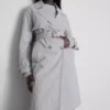 Unverzichtbarer Trenchcoat mit Gürtel Unverzichtbarer Trenchcoat mit Gürtel